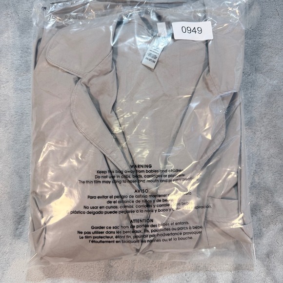 SKIMS Gray Button-Up Pajama Top - Picture 5 of 5